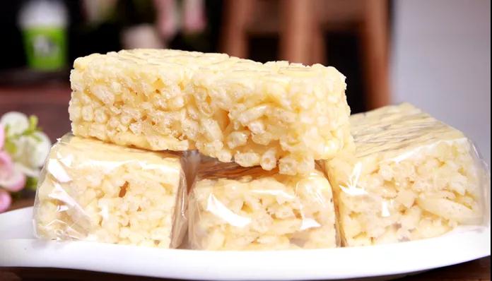 美味來襲：《石鼓牌》蛋黃沙琪瑪，一口就愛上！